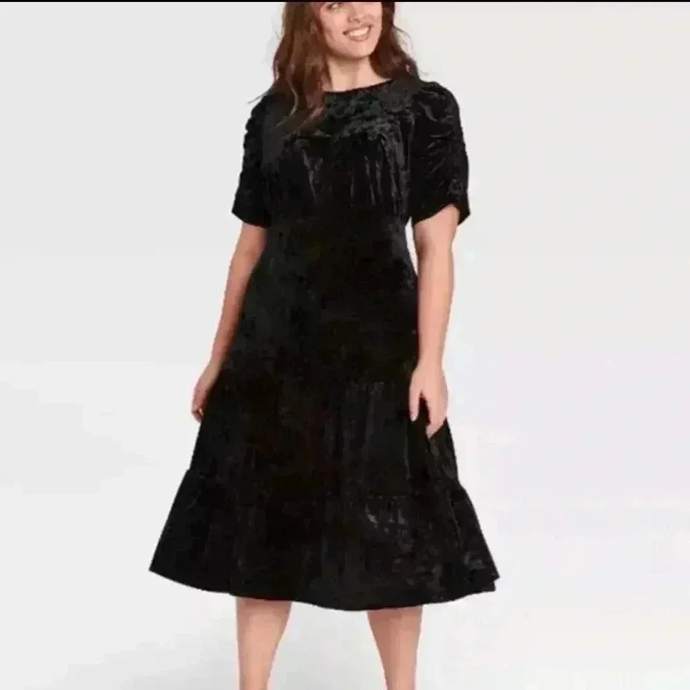 Black Velvet Midi Dress with Short Sleeves